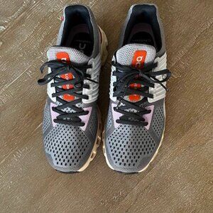 On Cloudswift Running Shoes - size 8.5